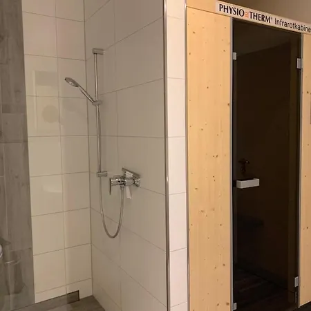 Haus Kranichfeld S 아파트 *