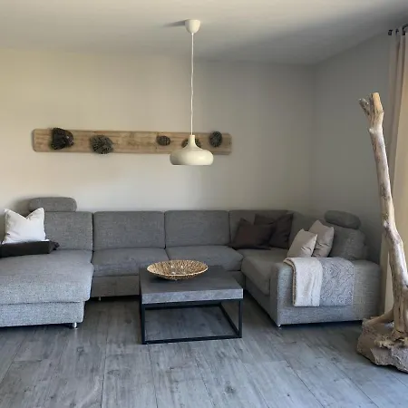 Haus Kranichfeld S 아파트 *